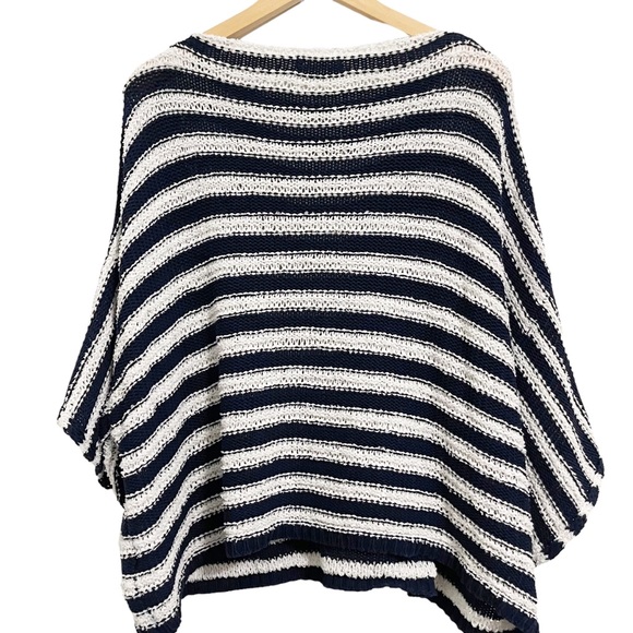 Anthropologie Evie White Navy Blue
Nautical Sweater Poncho Top Size Small - Picture 5 of 13